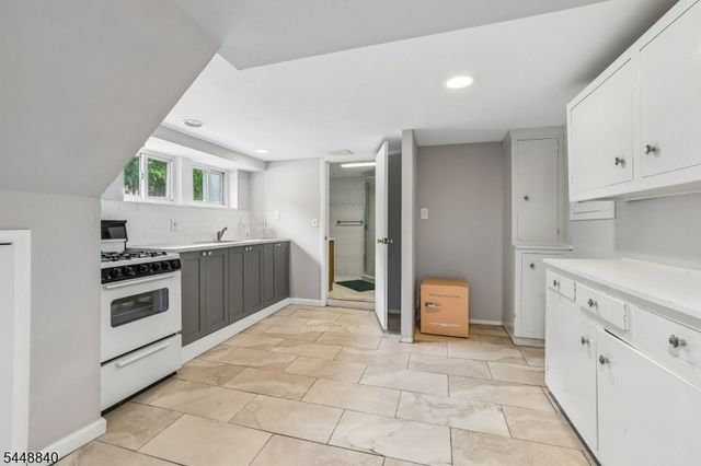 199 Larch Ave, Teaneck Twp., NJ 07666