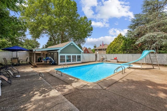 199 Larch Ave, Teaneck Twp., NJ 07666