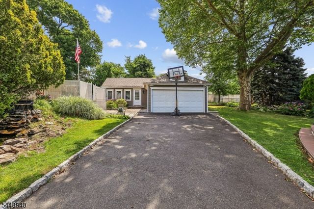 199 Larch Ave, Teaneck Twp., NJ 07666