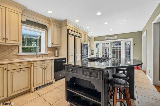 199 Larch Ave, Teaneck Twp., NJ 07666