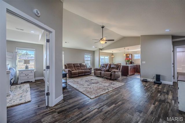 141 La Vista Drive, Waynesville, MO 65583