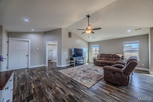 141 La Vista Drive, Waynesville, MO 65583