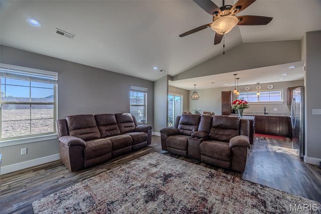 141 La Vista Drive, Waynesville, MO 65583