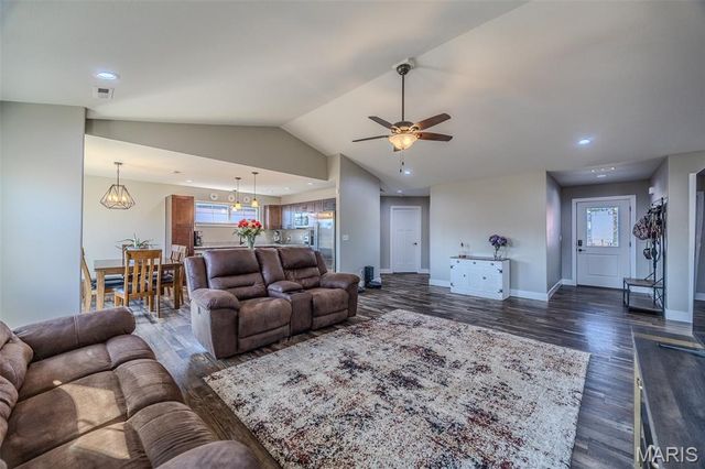 141 La Vista Drive, Waynesville, MO 65583