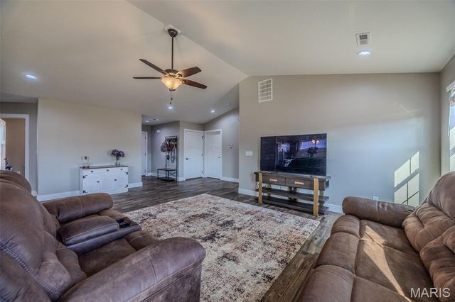 141 La Vista Drive, Waynesville, MO 65583