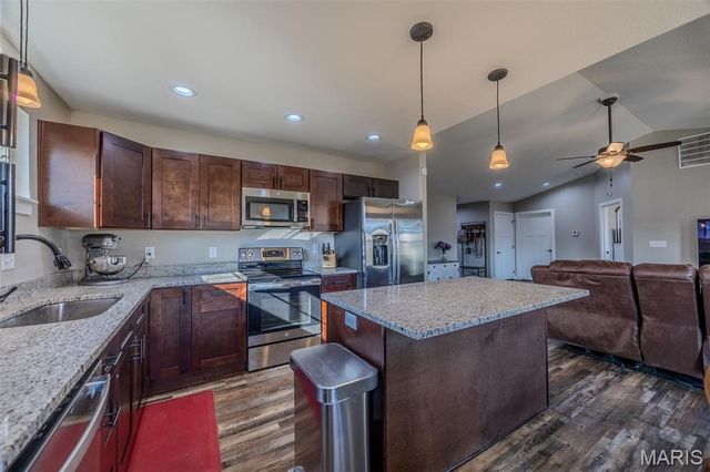 141 La Vista Drive, Waynesville, MO 65583