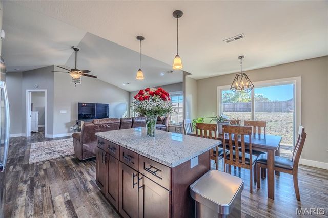 141 La Vista Drive, Waynesville, MO 65583