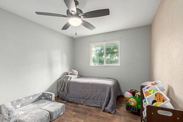 328 E BETHANY HOME Road, Phoenix, AZ 85012