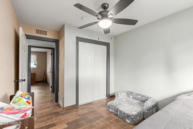 328 E BETHANY HOME Road, Phoenix, AZ 85012