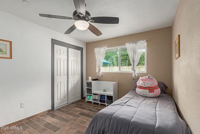 328 E BETHANY HOME Road, Phoenix, AZ 85012