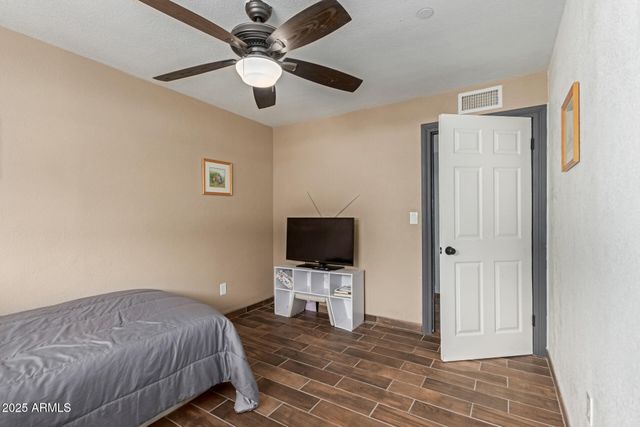 328 E BETHANY HOME Road, Phoenix, AZ 85012