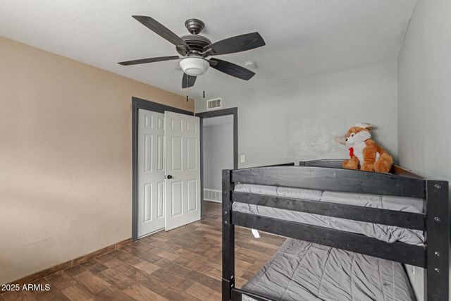 328 E BETHANY HOME Road, Phoenix, AZ 85012