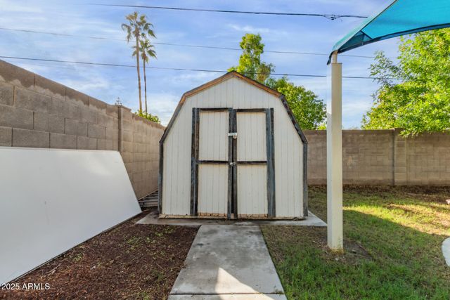 328 E BETHANY HOME Road, Phoenix, AZ 85012