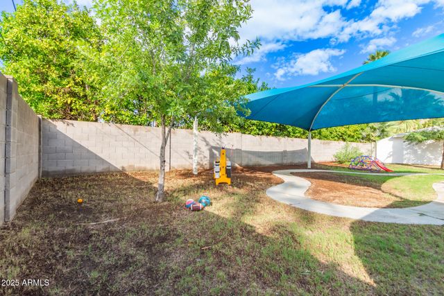 328 E BETHANY HOME Road, Phoenix, AZ 85012