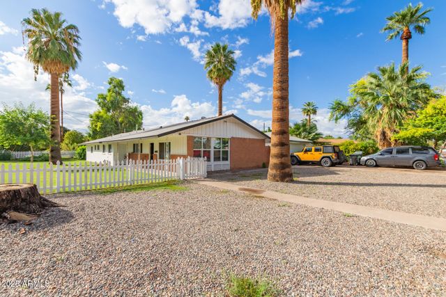 328 E BETHANY HOME Road, Phoenix, AZ 85012