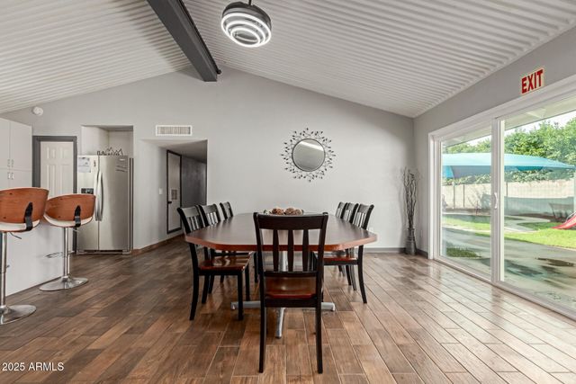 328 E BETHANY HOME Road, Phoenix, AZ 85012