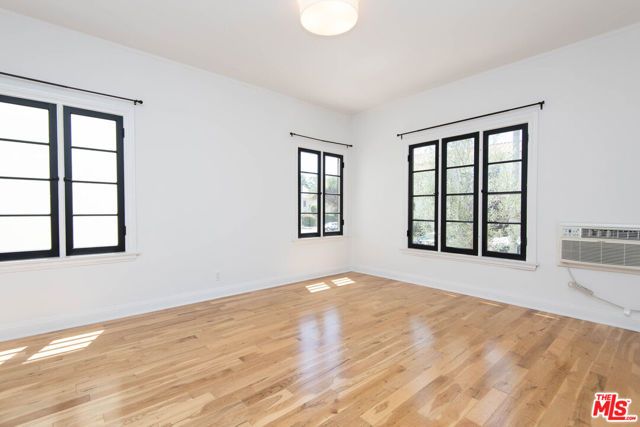 1085 S Cloverdale Avenue 1085, Los Angeles, CA 90019