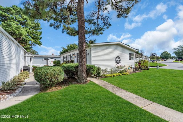134 Briarwood Court, Whiting, NJ 08759