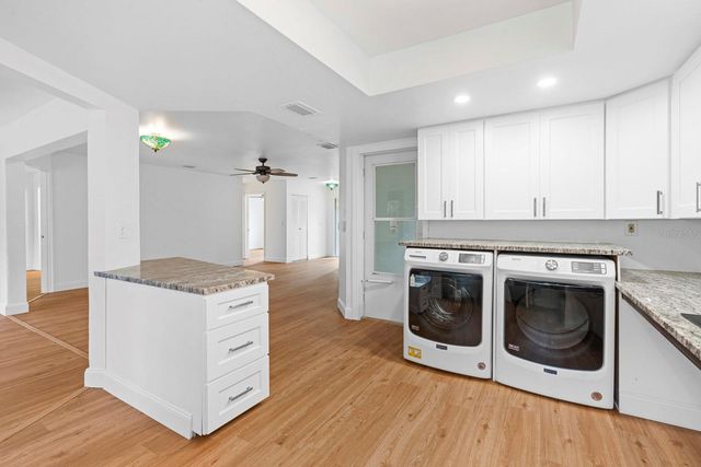 2113 HARTLEBURY WAY 408, Sun City Center, FL 33573