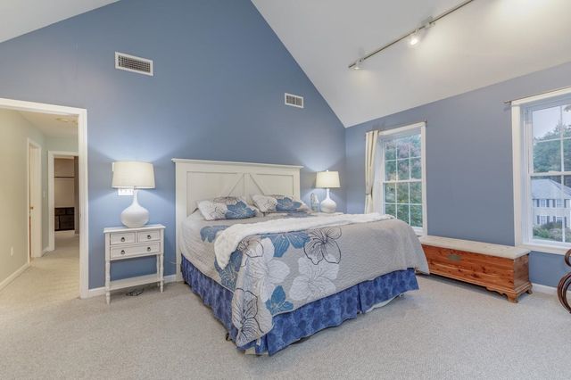 86 Godfrey Lane, Fremont, NH 03044