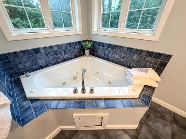 86 Godfrey Lane, Fremont, NH 03044