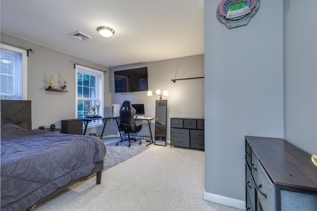 86 Godfrey Lane, Fremont, NH 03044