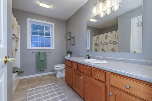 86 Godfrey Lane, Fremont, NH 03044