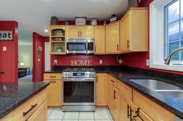 86 Godfrey Lane, Fremont, NH 03044