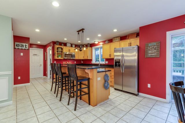 86 Godfrey Lane, Fremont, NH 03044