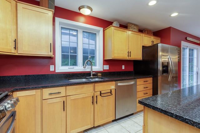 86 Godfrey Lane, Fremont, NH 03044