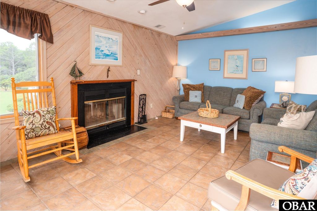 Image 8 of property listing at 1130 Hatteras Court Unit 651, Corolla, NC 27927
