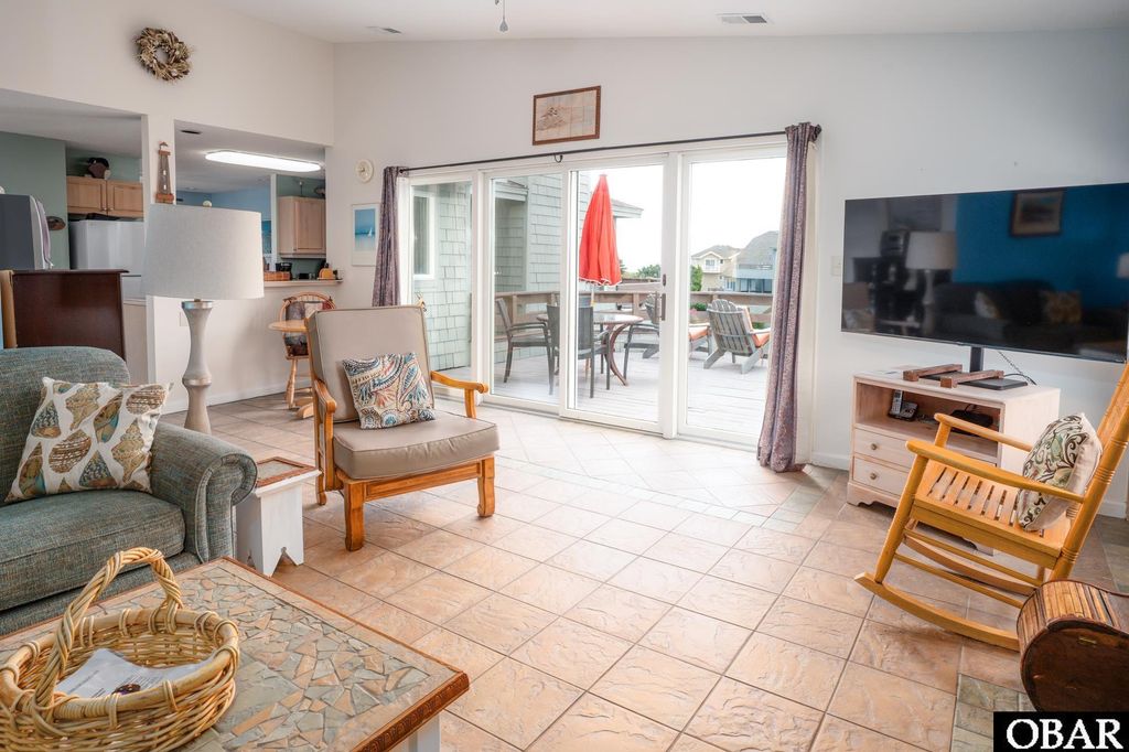 Image 9 of property listing at 1130 Hatteras Court Unit 651, Corolla, NC 27927