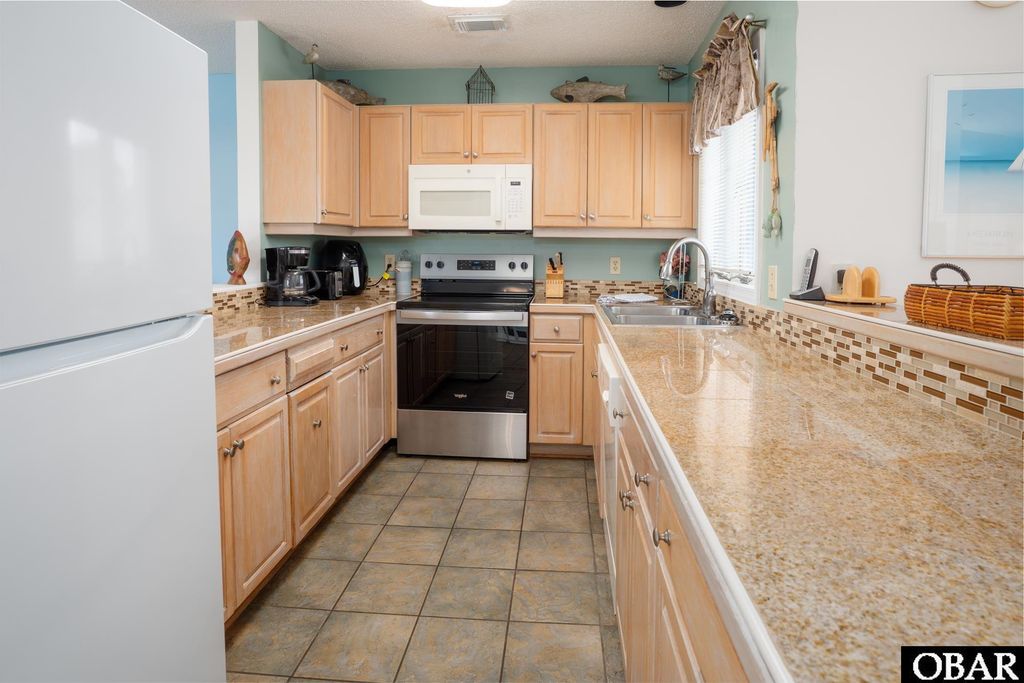 Image 10 of property listing at 1130 Hatteras Court Unit 651, Corolla, NC 27927