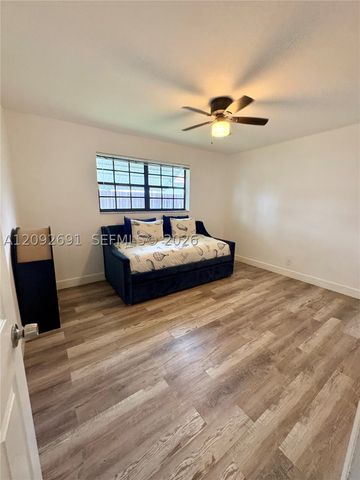 1711 N 47th Ave, Hollywood, FL 33021