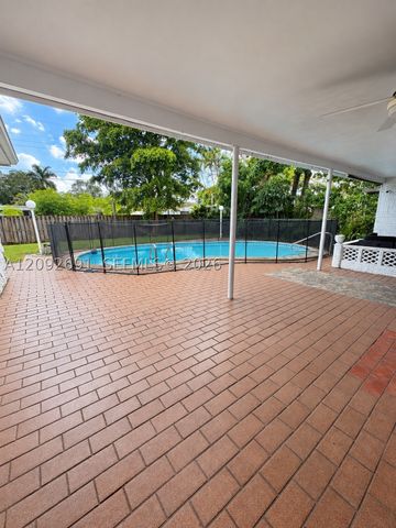 1711 N 47th Ave, Hollywood, FL 33021