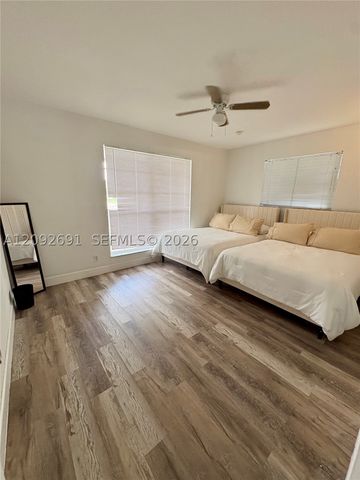 1711 N 47th Ave, Hollywood, FL 33021