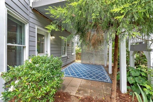 212 Thorncliff Way Way, Acworth, GA 30101