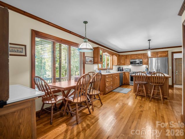 15 Ravenwood Drive, Fletcher, NC 28732