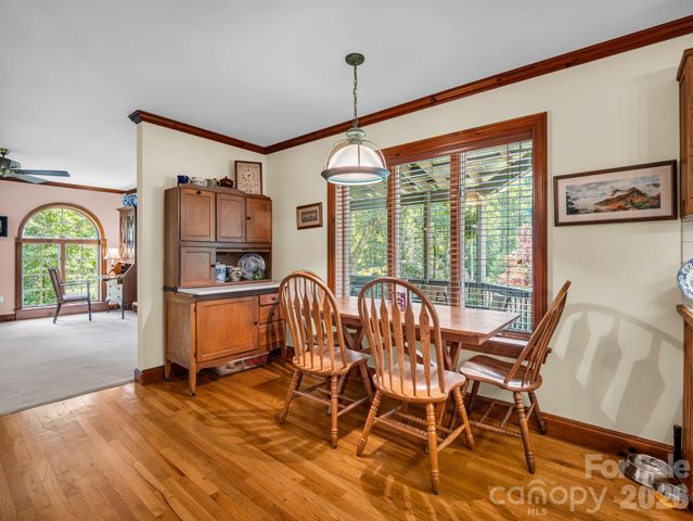 15 Ravenwood Drive, Fletcher, NC 28732