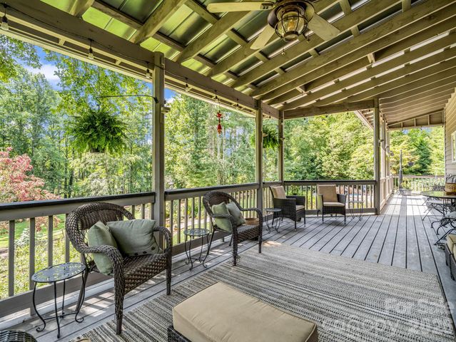 15 Ravenwood Drive, Fletcher, NC 28732