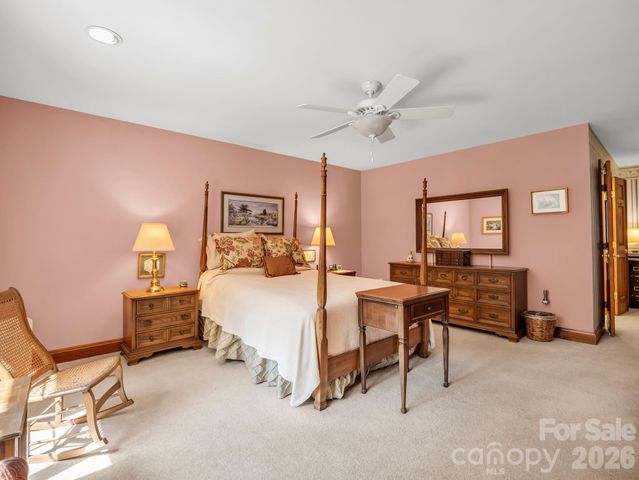 15 Ravenwood Drive, Fletcher, NC 28732