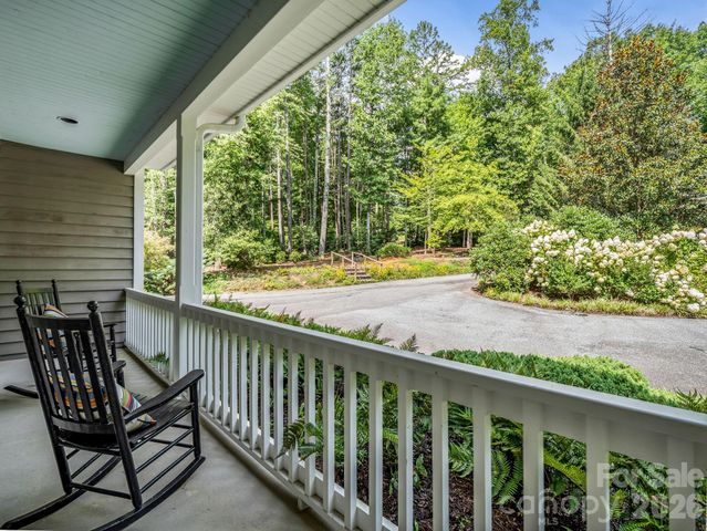 15 Ravenwood Drive, Fletcher, NC 28732