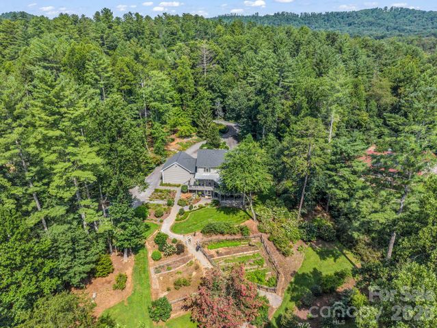 15 Ravenwood Drive, Fletcher, NC 28732