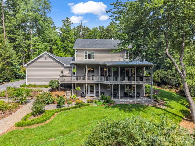 15 Ravenwood Drive, Fletcher, NC 28732
