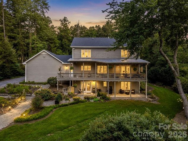 15 Ravenwood Drive, Fletcher, NC 28732