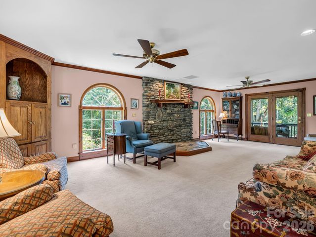 15 Ravenwood Drive, Fletcher, NC 28732