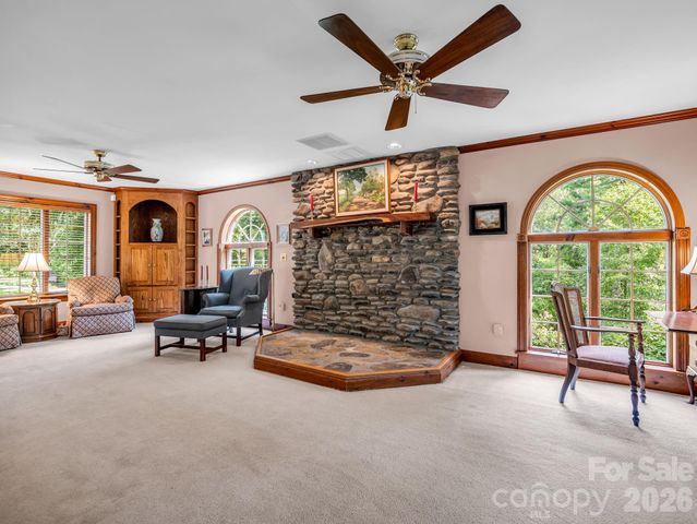 15 Ravenwood Drive, Fletcher, NC 28732