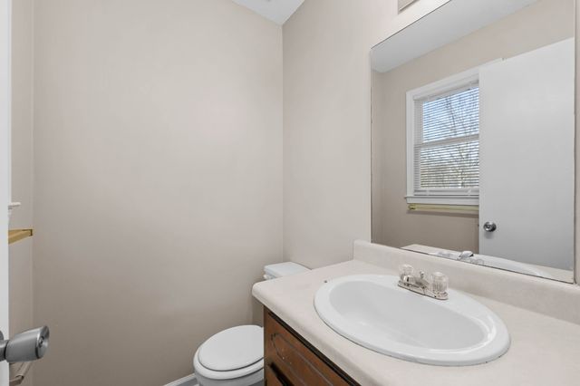 306 Alan Ct, Oak Grove, KY 42262