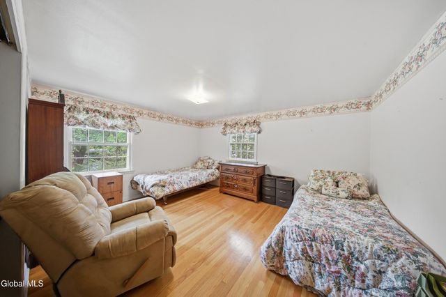 60 Thorndale Road, Bethlehem, NY 12159