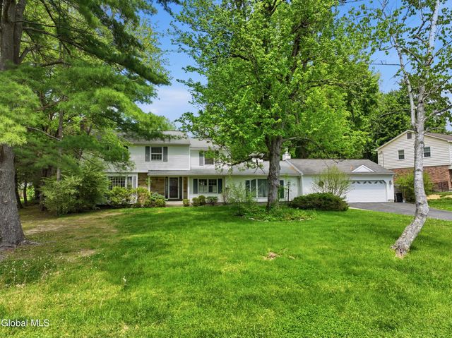 60 Thorndale Road, Bethlehem, NY 12159
